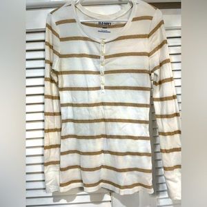 Old Navy women long-sleeve t-shirt